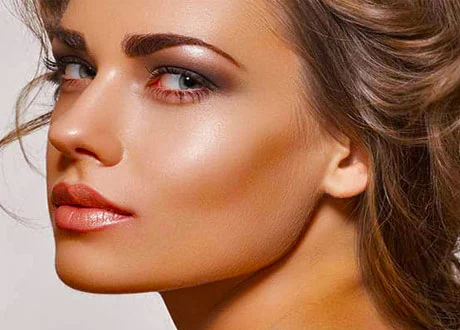  چطور با رژ لب لب هایی زیبا و درخشان داشته باشیم؟