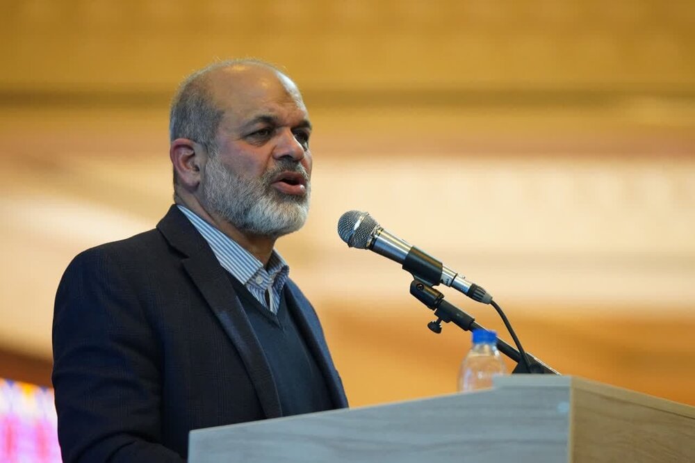 شهید رئیسی در تحقق آیندهسازی پیشگام بود/ شهید رئیسی از انتقادها واهمه نداشت