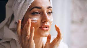 پوست چگونه بدون مواد شیمیایی، پوستی صاف و شاداب داشته باشیم؟